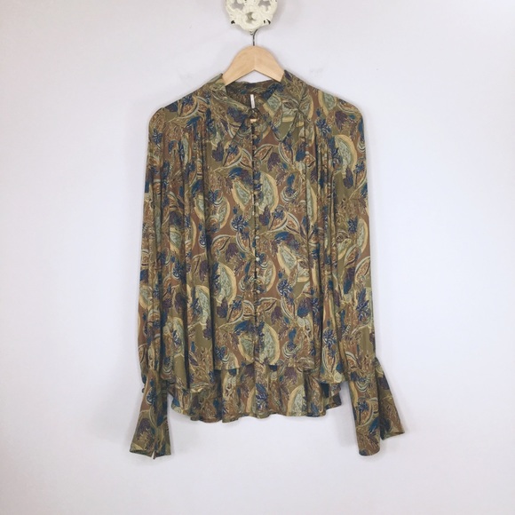 Free People Tops - Free People flowy leaf pattern button down blouse